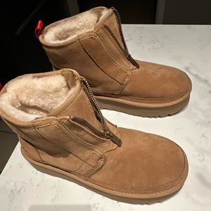 UGG Neumel Platform Zip size 9